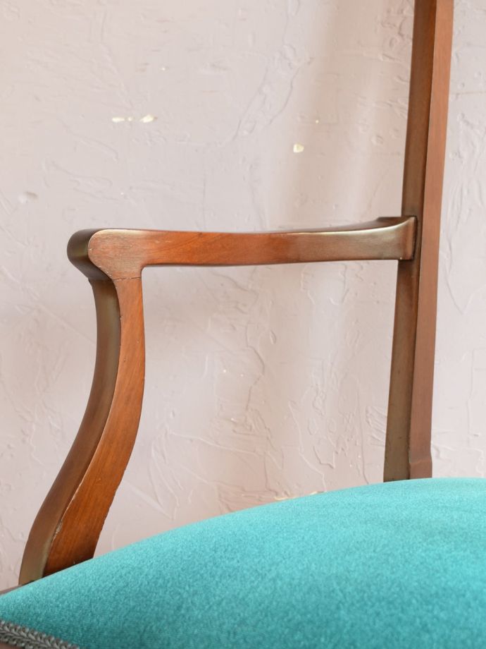 アンティークの椅子のアーム