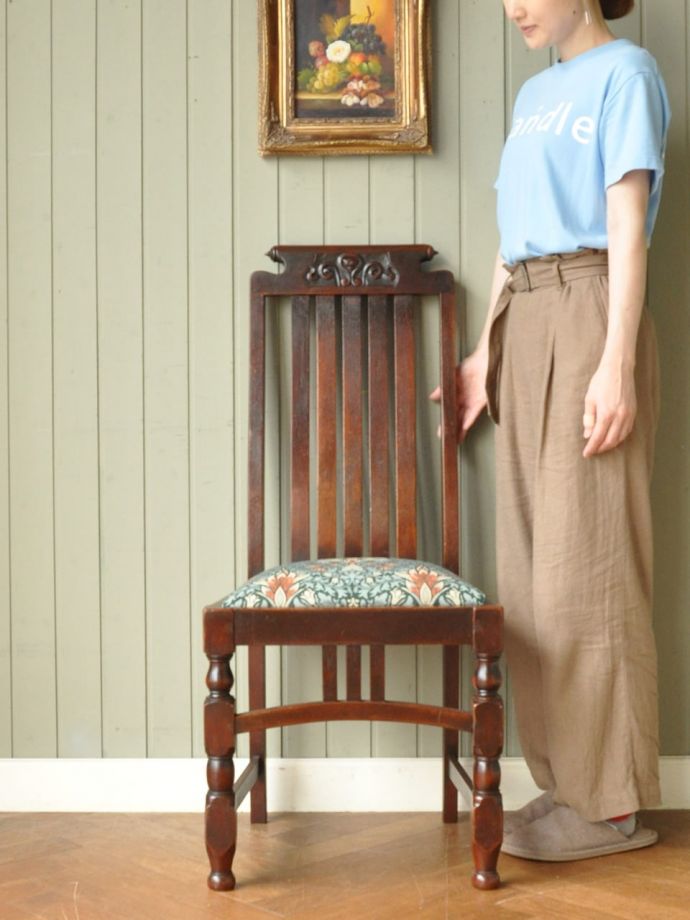 英国アンティークのダイニングチェア