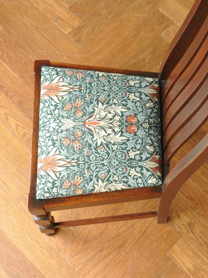 アンティークの椅子の座面