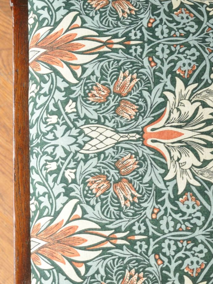 アンティークチェアの座面の生地