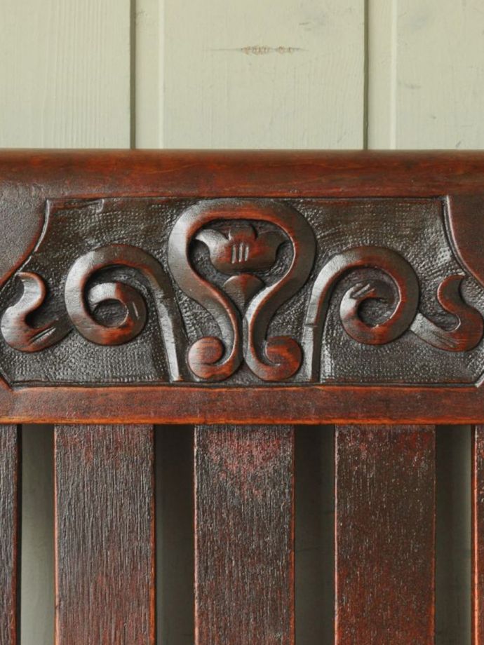 アンティークチェアの装飾