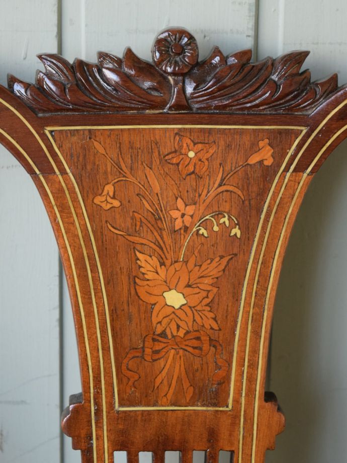 アンティークチェアの装飾