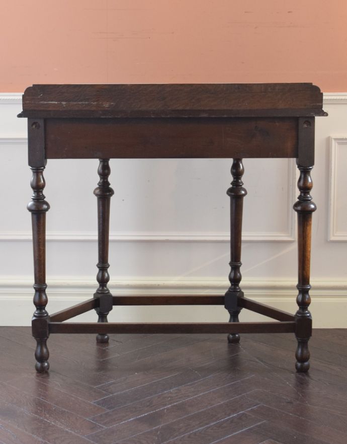 アンティークのテーブル　アンティーク家具　空間を彩るアンティーク家具、引き出し付きのコンソールテーブル。後ろ姿にも自信があります。(q-454-f-1)