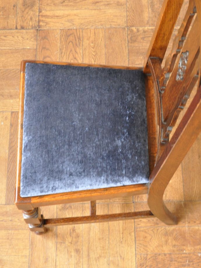 アンティークの椅子の座面