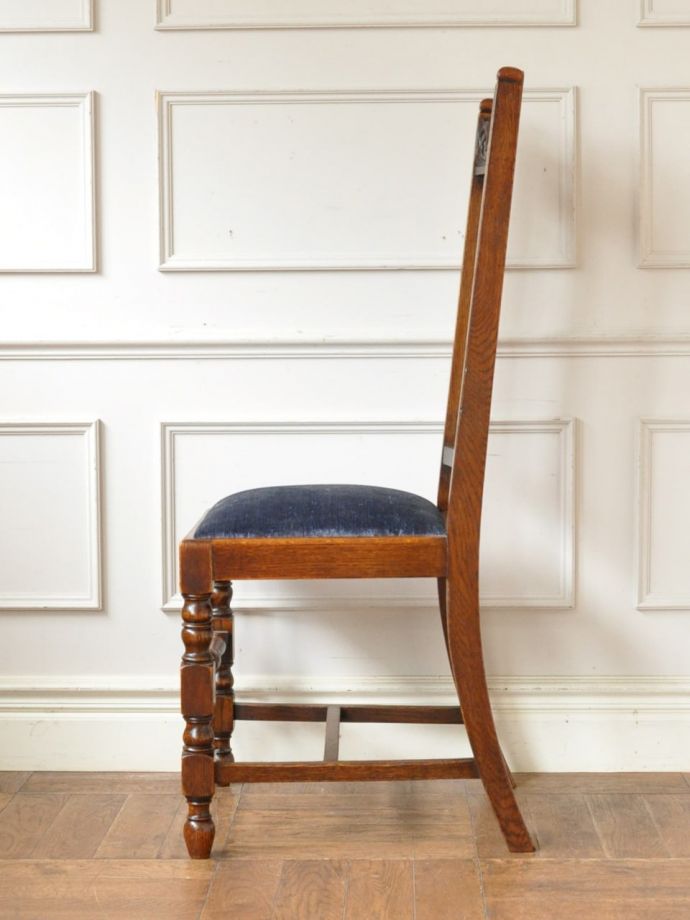 アンティークの椅子の側面