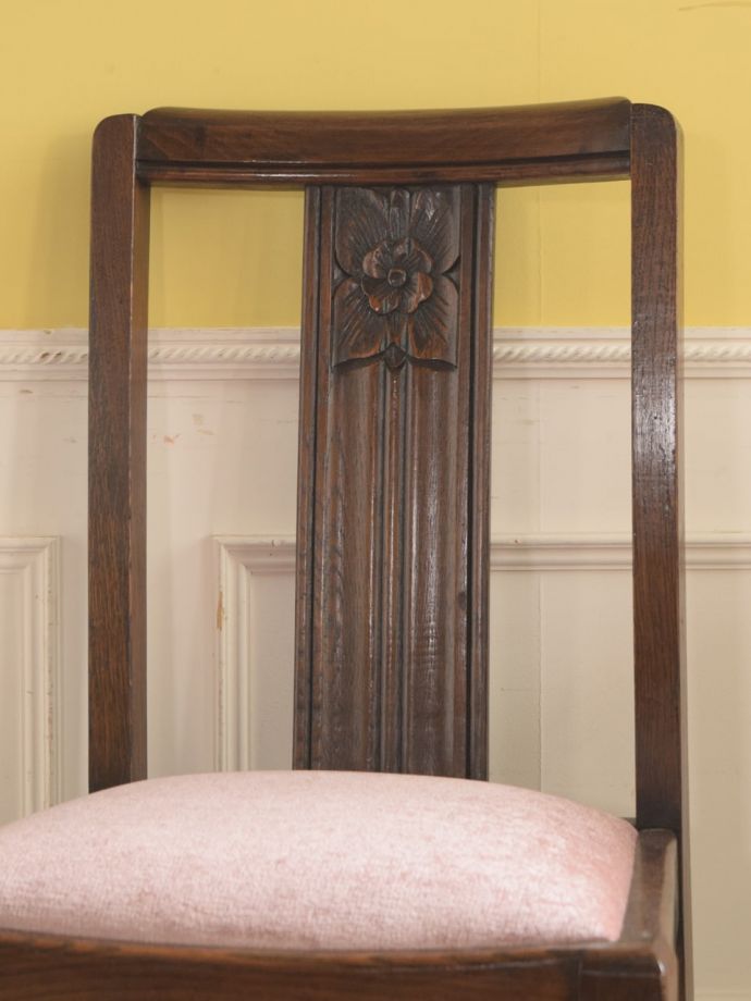 アンティークらしい美しい椅子