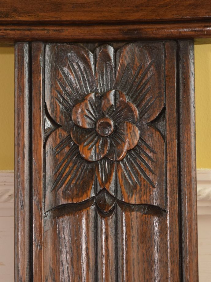 アンティークチェアの装飾