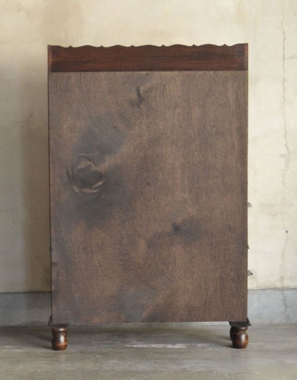 アンティーク家具 ダークブラウンのアンティーク家具、英国のブックシェルフ(本棚)。キチンとメンテナンスしてあるので、裏側もキレイです。(q-458-f)