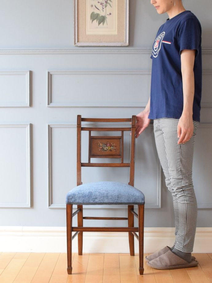 英国アンティークのサロンチェア