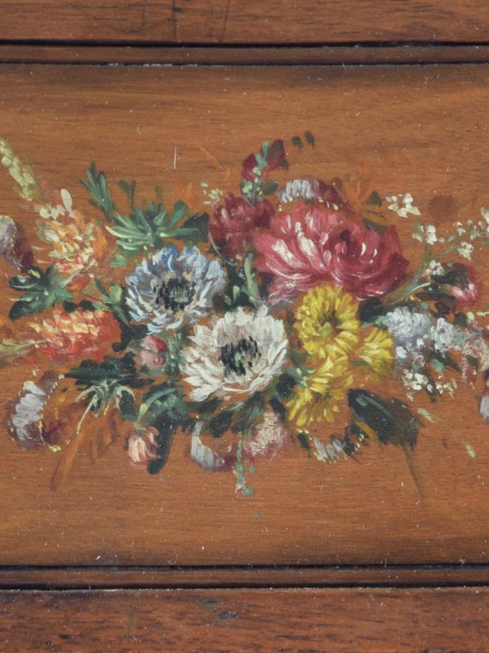 英国アンティークらしい装飾