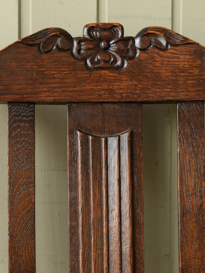 アンティークチェアの装飾