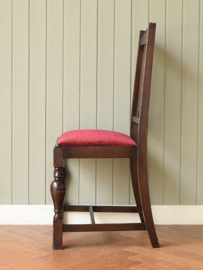 アンティークの椅子の側面