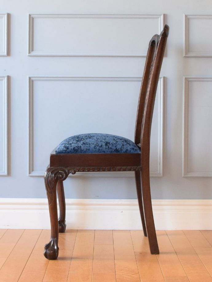 アンティークの椅子の側面