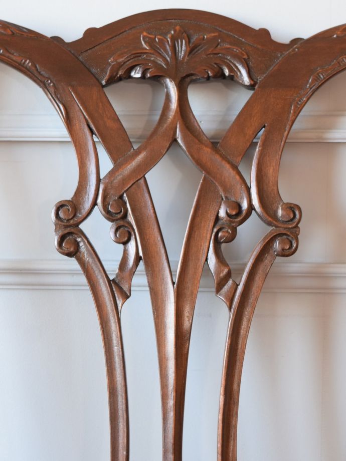 英国アンティークらしい装飾