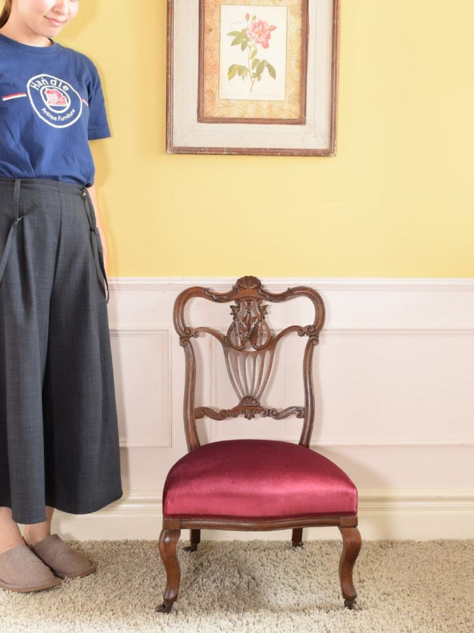 英国アンティークのサロンチェア