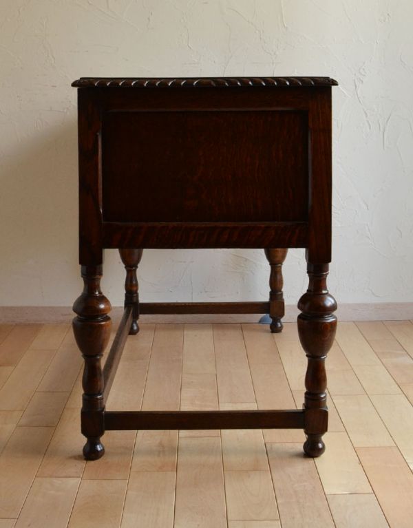 クラシックなアンティーク家具、素敵なライティングデスク（机）(q-465