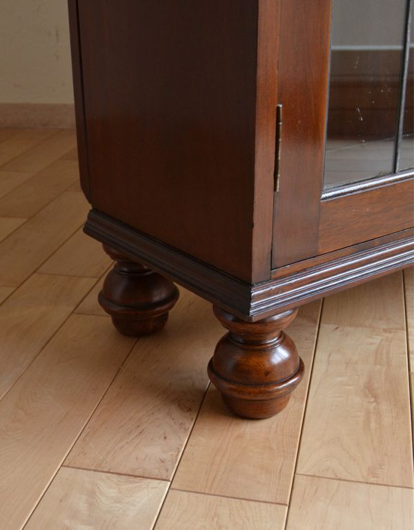 アンティークのキャビネット　アンティーク家具　書斎に使ってみたいアンティーク家具、英国輸入のブックケース（本棚）。きちんと支えます。(q-469-f)