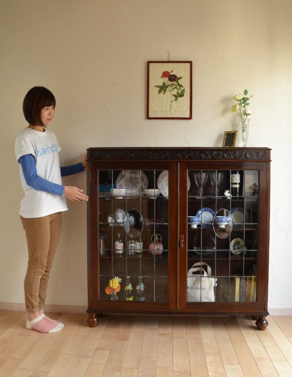 アンティークのキャビネット　アンティーク家具　書斎に使ってみたいアンティーク家具、英国輸入のブックケース（本棚）。ショーケースのように、お気に入りの雑貨や食器を並べてみましょう。(q-469-f)