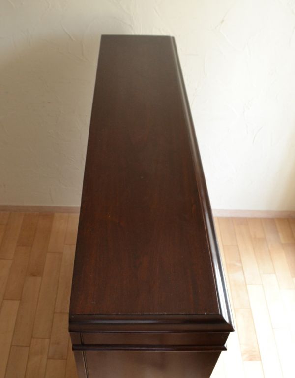 アンティークのキャビネット　アンティーク家具　書斎に使ってみたいアンティーク家具、英国輸入のブックケース（本棚）。天板もピカピカにお直ししました。(q-469-f)