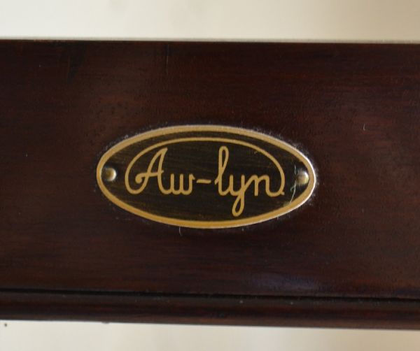 アンティークのキャビネット　アンティーク家具　書斎に使ってみたいアンティーク家具、英国輸入のブックケース（本棚）。メーカーのタグが残っていました。(q-469-f)