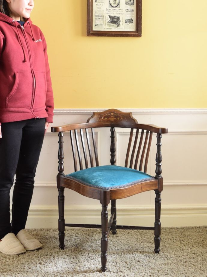 英国アンティークの椅子、コーナーチェア