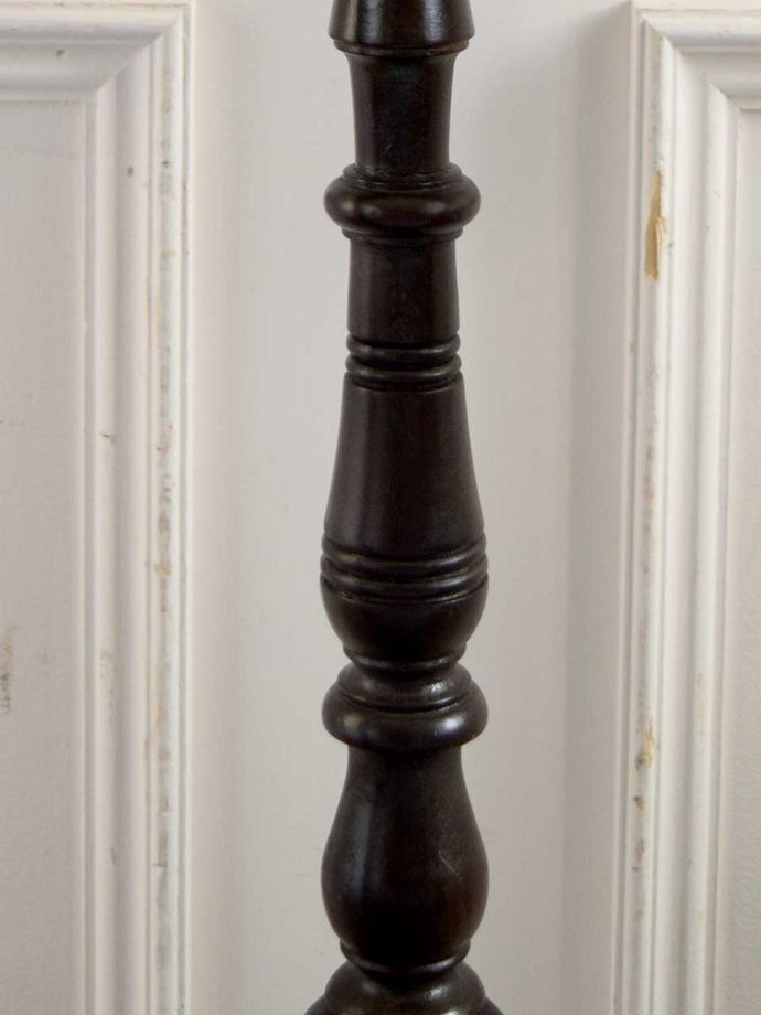 コーナーチェアの華やかな装飾