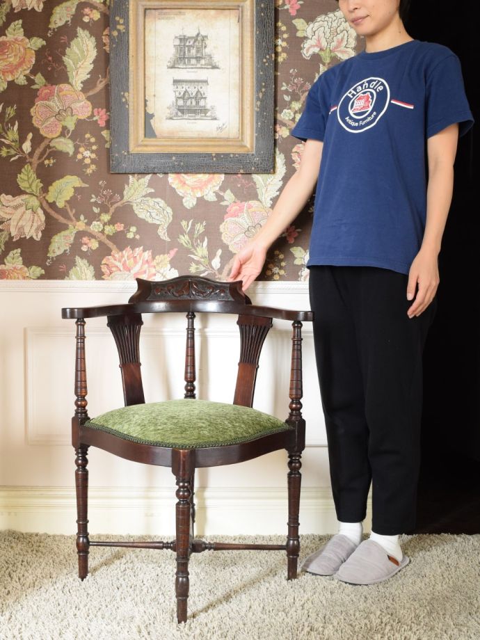 英国アンティークの椅子、コーナーチェア