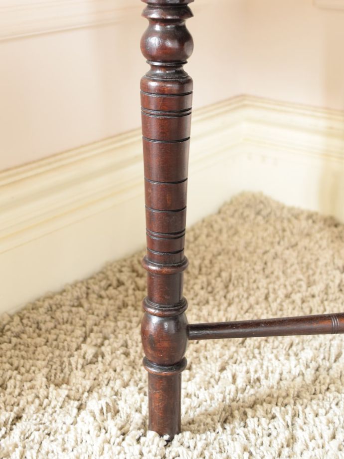 アンティーク椅子の脚