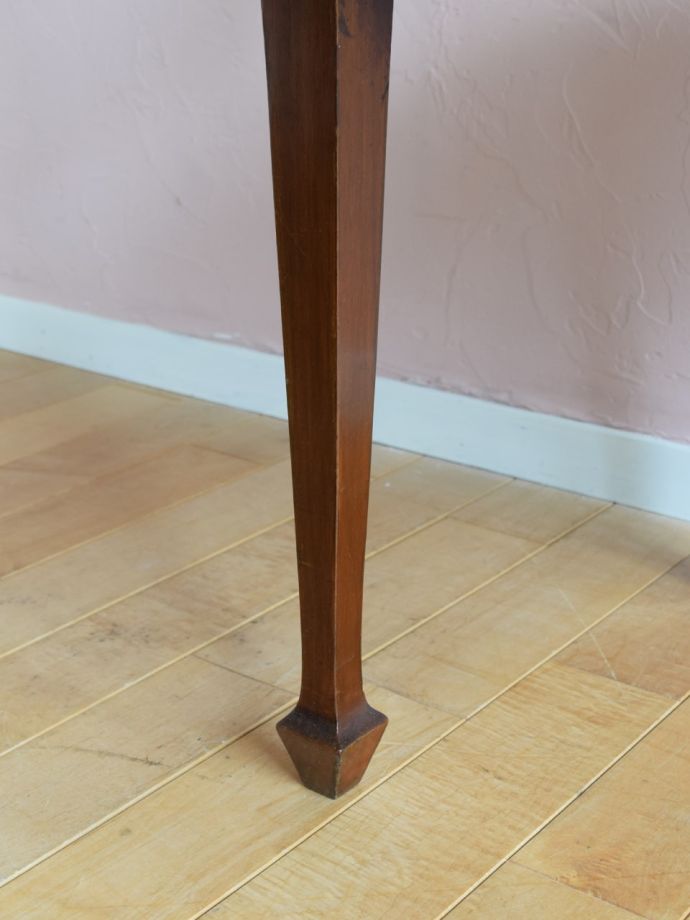 アンティークチェアの脚