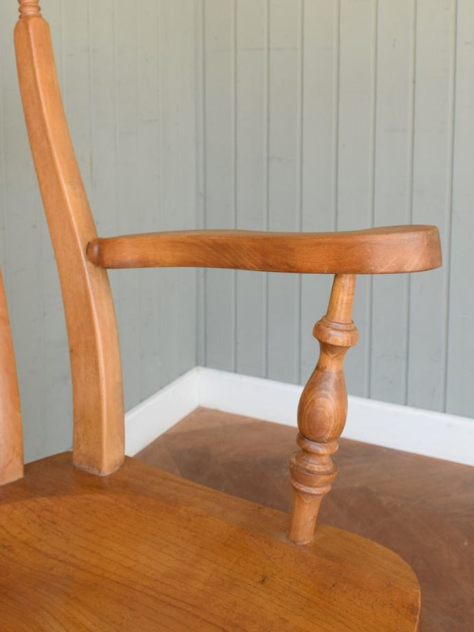 アンティークチェアのアーム