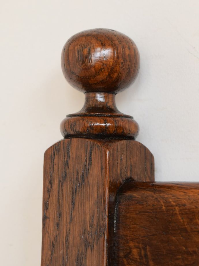 アンティークチェアの装飾