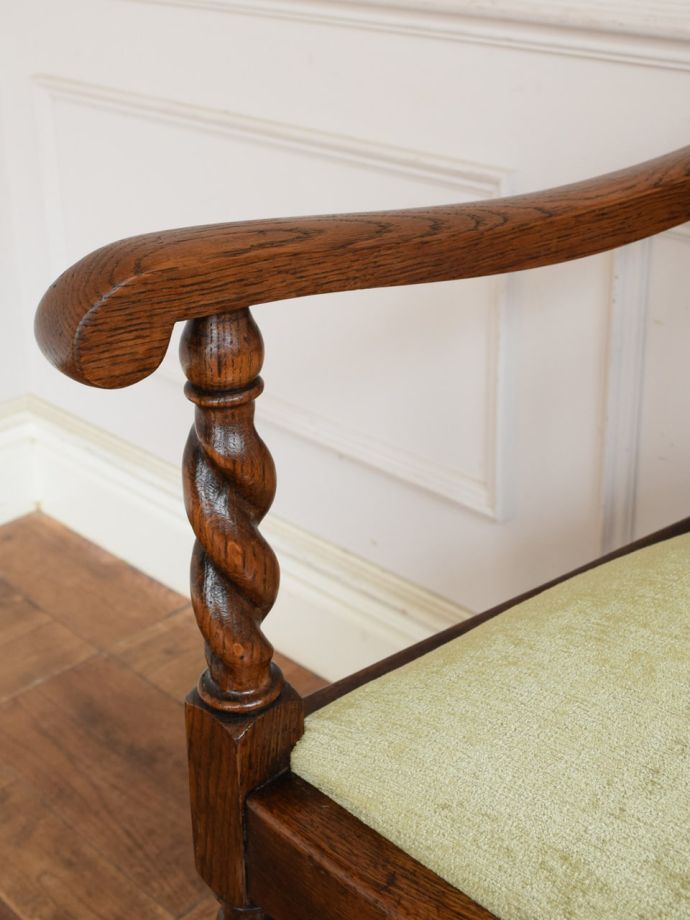 アンティークチェアのアーム