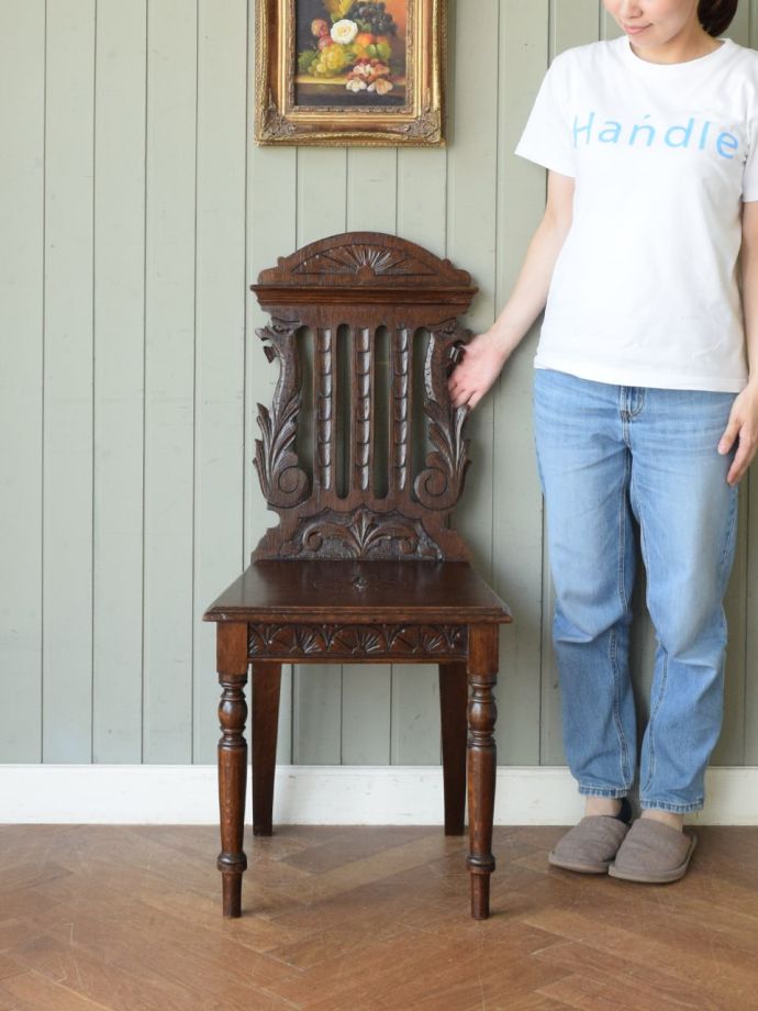 アンティークのチェア