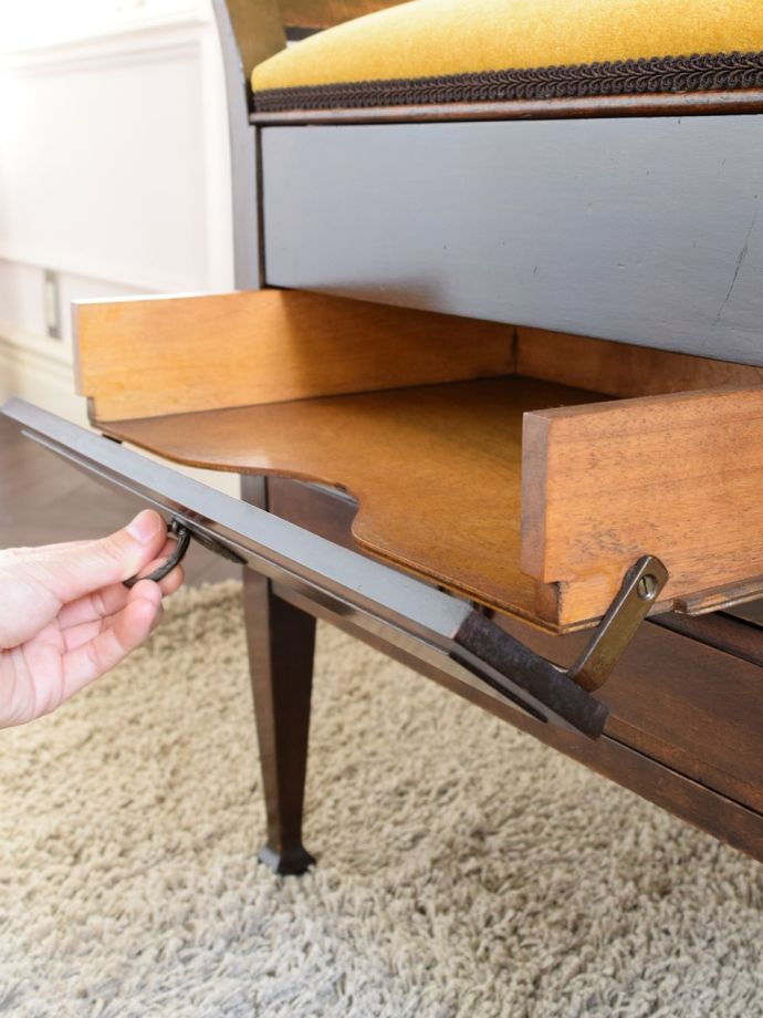 アンティークスツールの収納