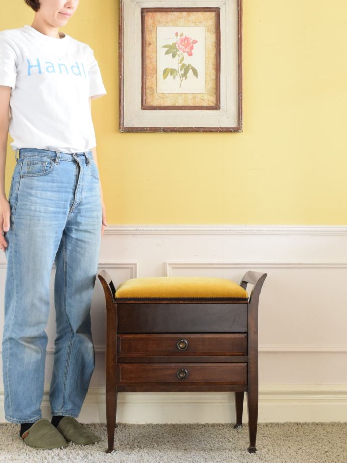 アンティークのピアノスツール