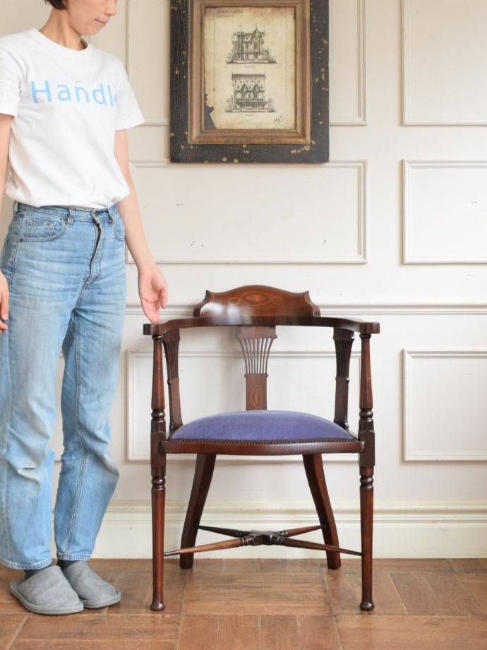 英国アンティークの椅子、コーナーチェア