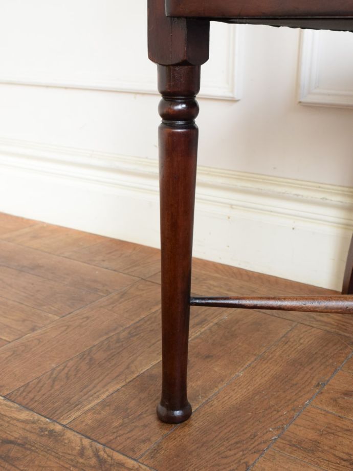 アンティーク椅子の脚