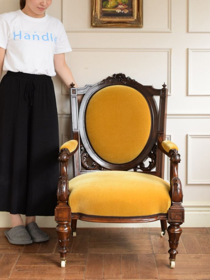 英国アンティークのパーソナルチェア