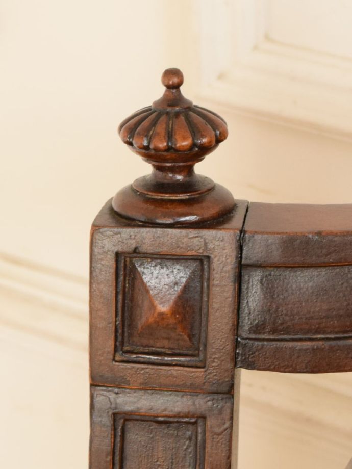 アンティークらしい彫