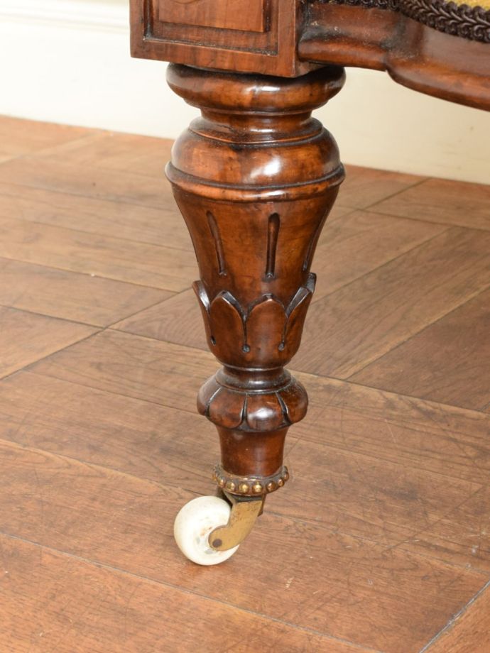 アンティーク椅子の脚