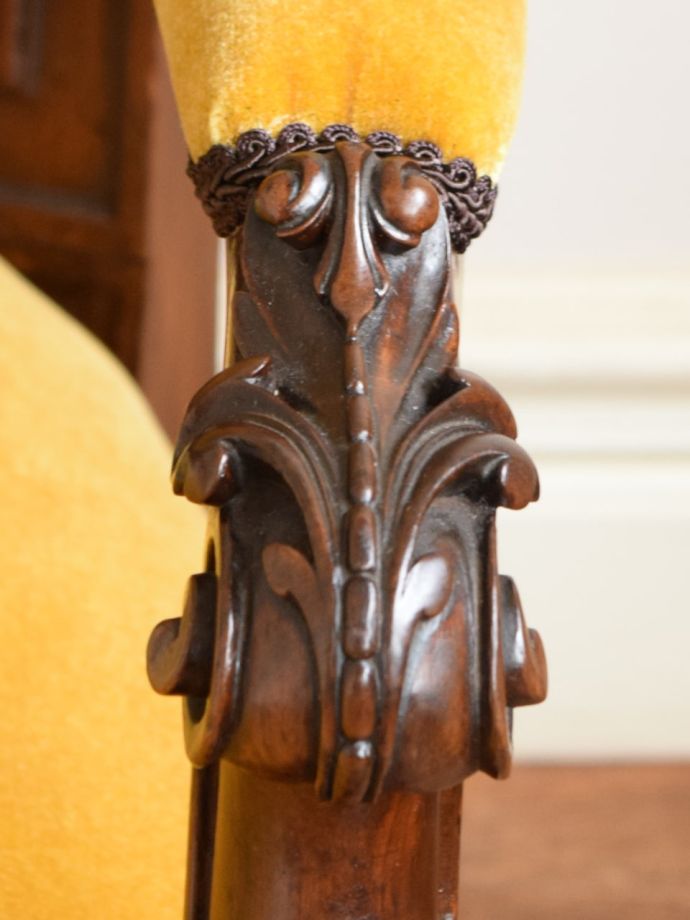 アンティーク家具の装飾