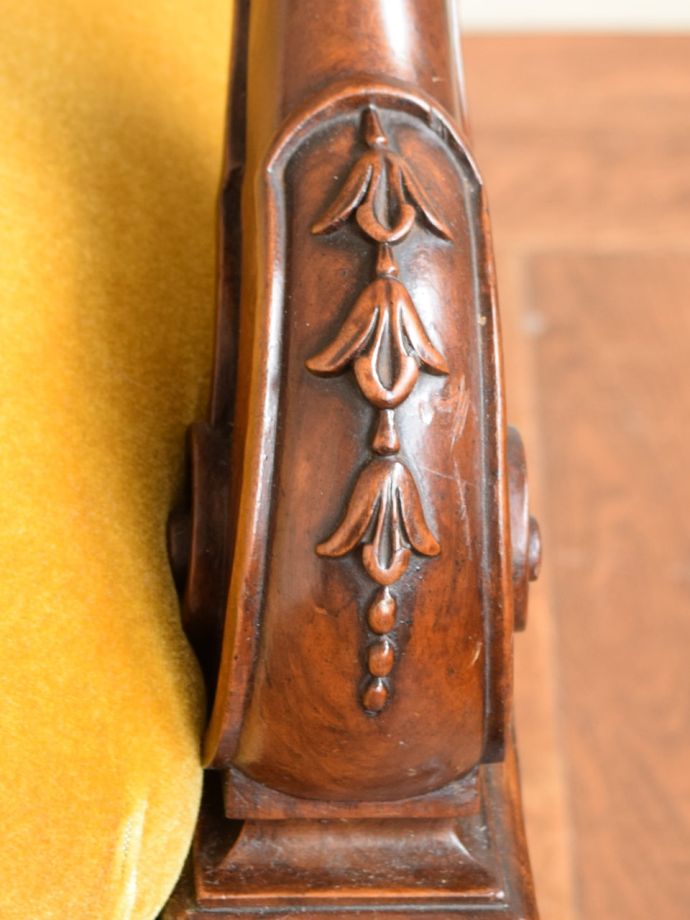 パーソナルチェアの華やかな装飾