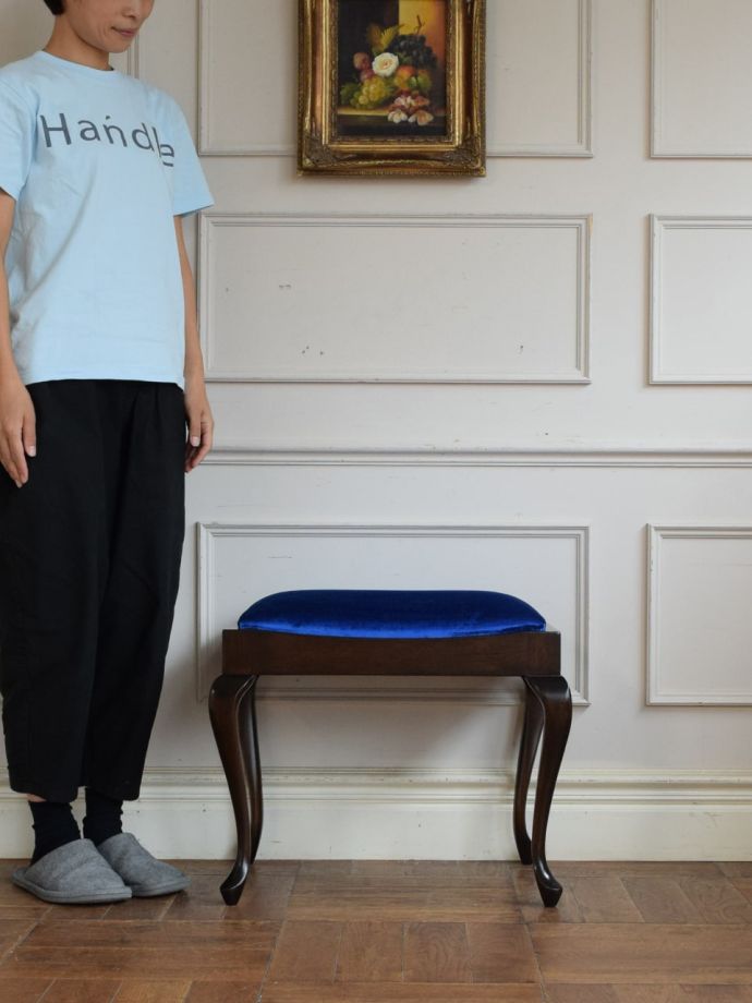 アンティークのピアノスツール