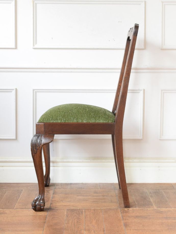 アンティークの椅子の側面