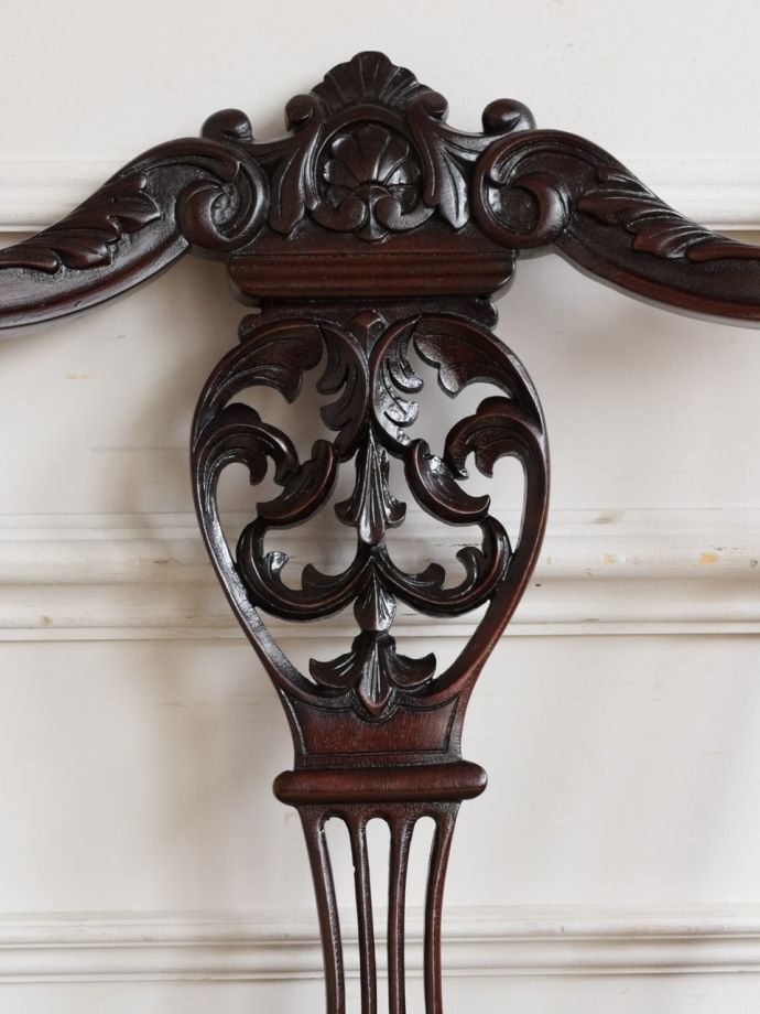 英国アンティークらしい装飾