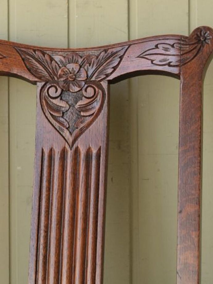 アンティークチェアの装飾