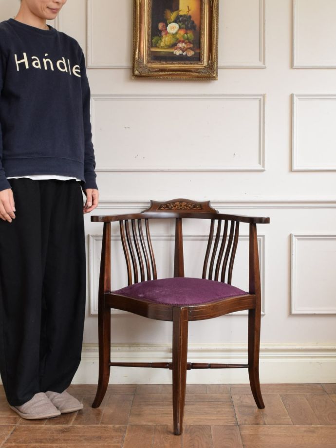 英国アンティークの椅子、コーナーチェア