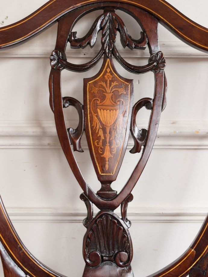 英国アンティークらしい装飾