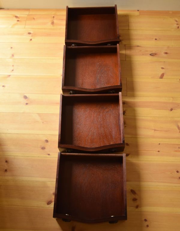 アンティークのチェスト　アンティーク家具　英国の気品が溢れるアンティーク家具、マホガニー材の小さなチェスト。引き出しは４杯。(q-507-f)