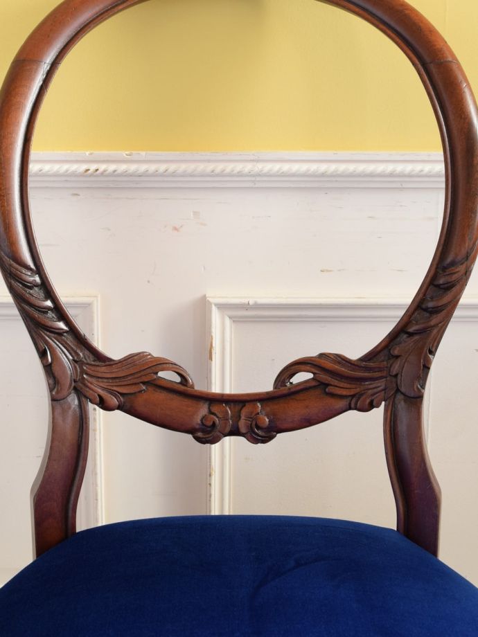 アンティークチェアの装飾